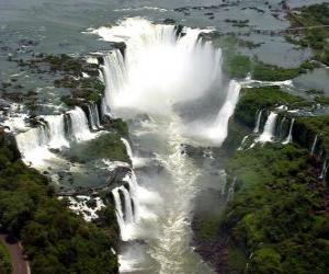 пазл Водопа́ды Игуасу́, Аргентина и Бразилия